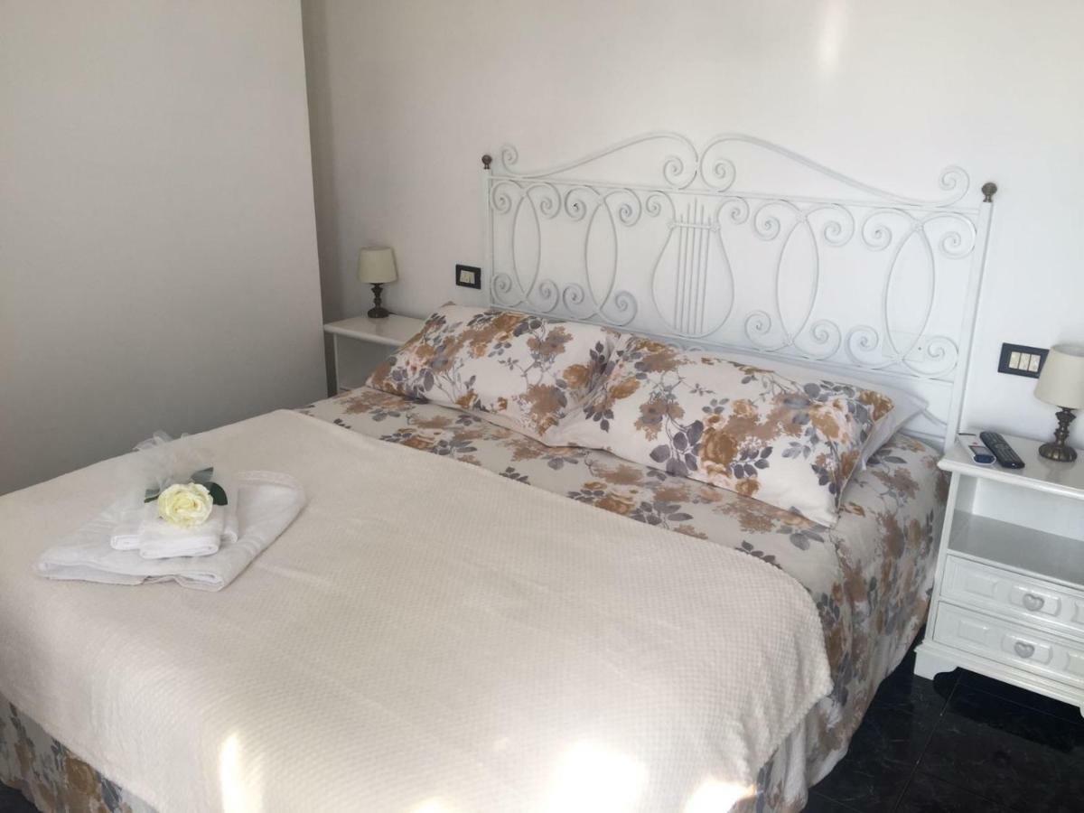 B&B La Casa Di Elsa 马里纳迪马萨 外观 照片
